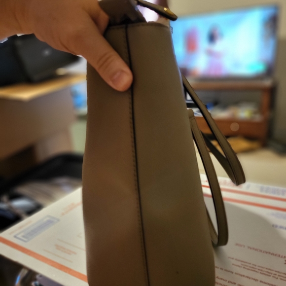Michael Kors Used Tan Handbag - Picture 6 of 13